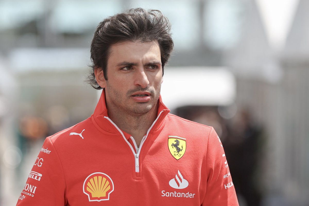 Posisinya digeser Lewis Hamilton di Ferrari, Carlos Sainz ingin segera dapatkan tim baru