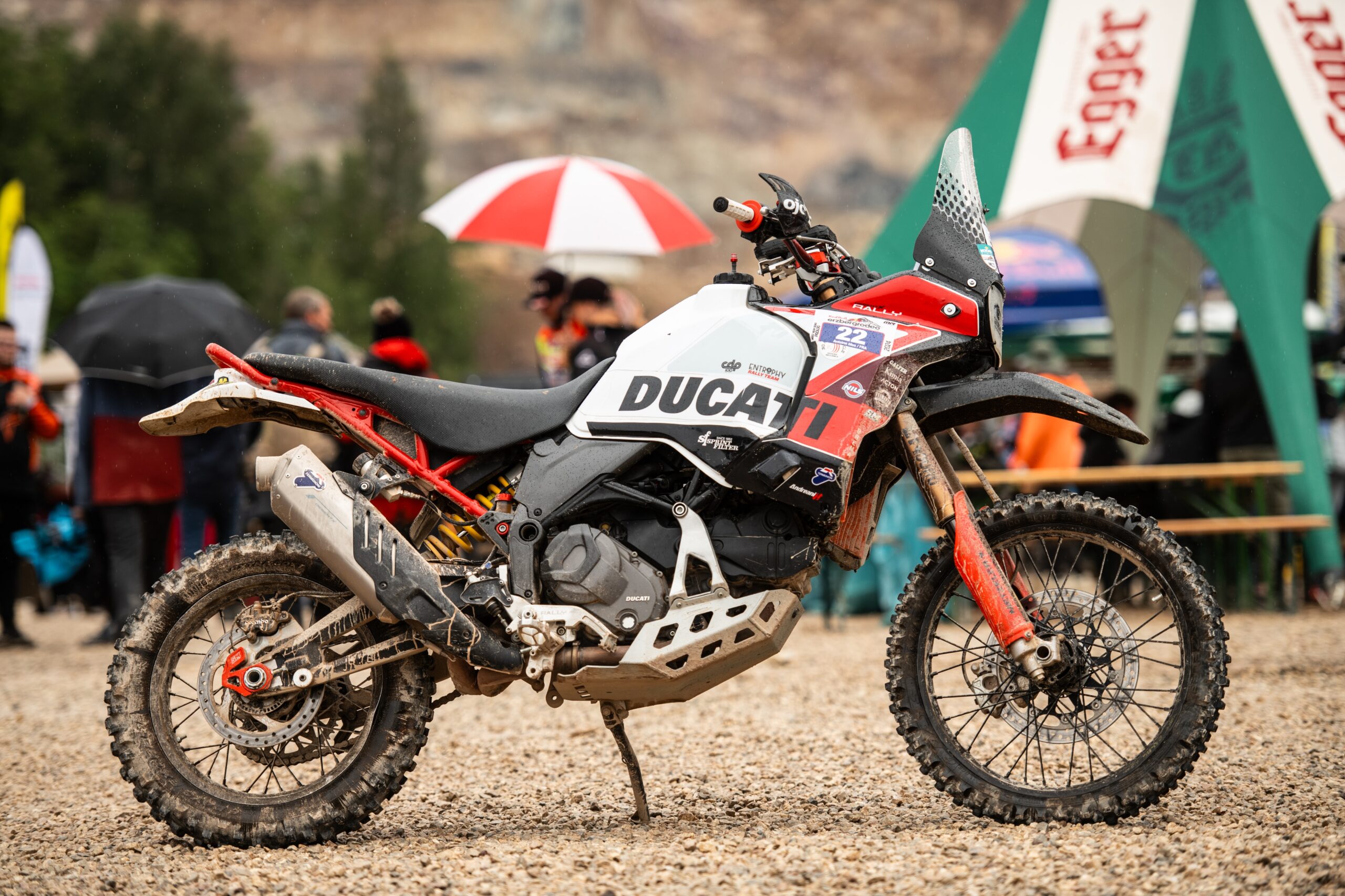 Ducati DesertX Rally kembali menangkan ‘Iron Road Prologue’ di Erzbergrodeo