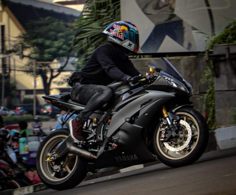 Gaya rider dan sunmori di Jakarta