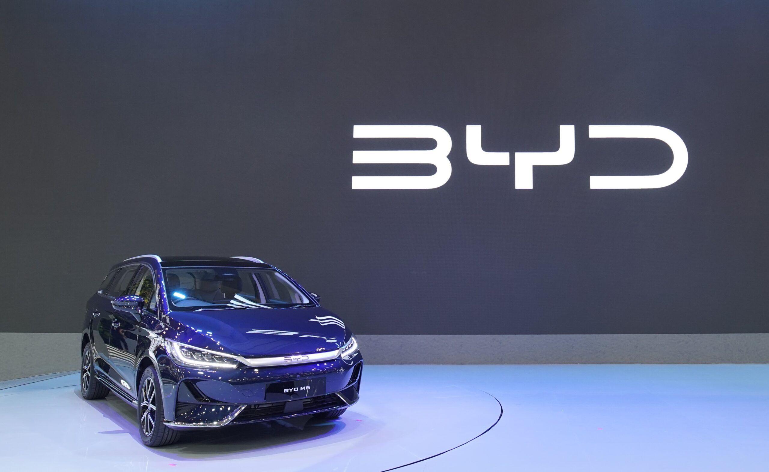 BYD M6 diluncurkan di GIIAS 2024,  MPV listrik pertama untuk keluarga Indonesia