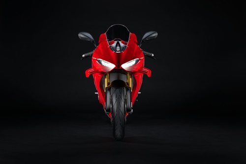 Merasakan sensasi seperti pembalap profesional dengan Ducati Panigale V4