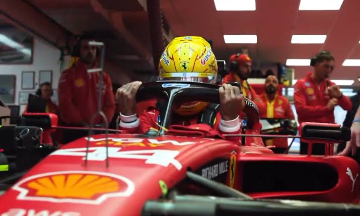 Debut Lewis Hamilton di tim Ferrari jadi momen bersejarah