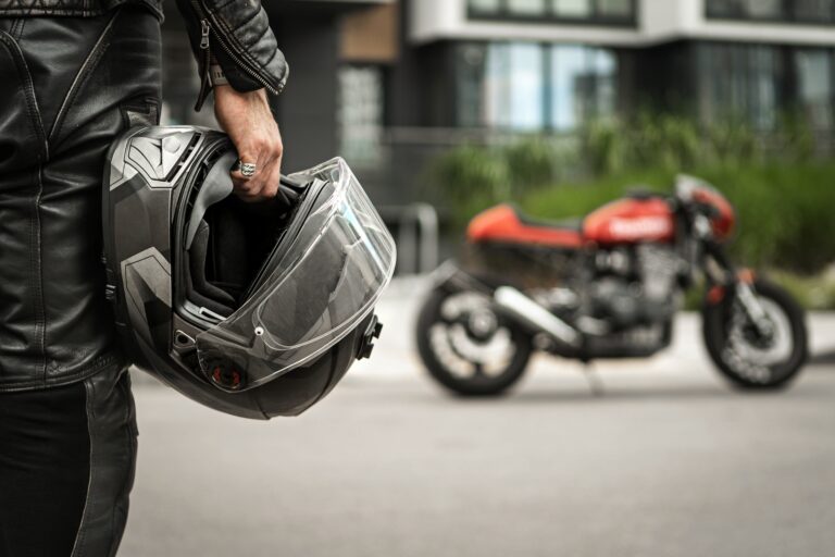 Sejarah, Jenis dan Aturan Tentang Helm yang Layak Anda Ketahui