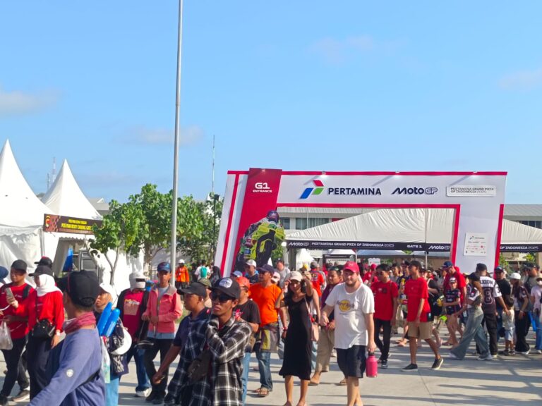 Siswa SMK Budi Luhur ‘Learning, Reporting and Making’ Ajang Balap Motor MotoGP di Sirkuit Mandalika