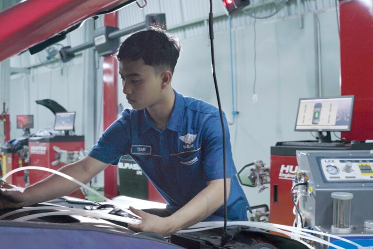 Mengembalikan Performa Mobil, Tune Up Carbon Cleaner Jadi Layanan Favorit Pelanggan di Bengkel BOS