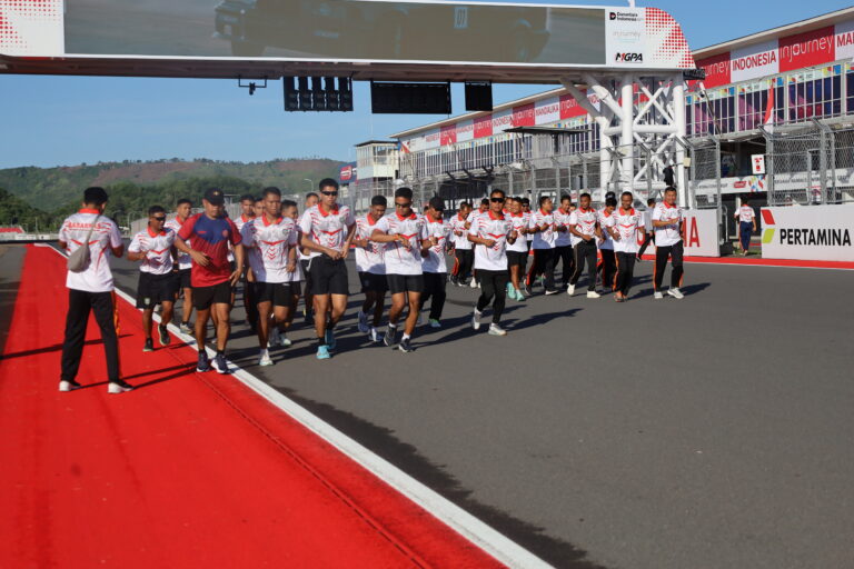 Rayakan HUT ke-13: Basarnas Special Group Gelar Lari Bersama di Pertamina Mandalika International Circuit
